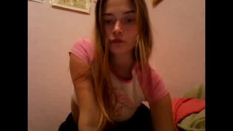 happyemily  online show from February 12, 7:20 pm