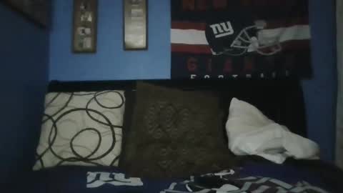 happyhappy4 online show from November 18, 5:34 am