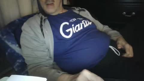 happyhappy4 online show from April 3, 4:32 am