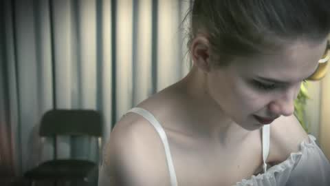 Evy  online show from April 15, 3:19 pm