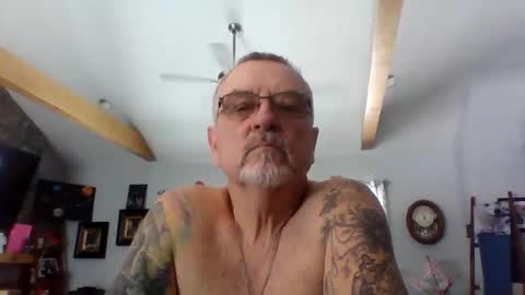 Snapshot of happynudist7373 chatting on February 24, 4:27 pm happynudist7373 online show from February 24, 4:27 pm