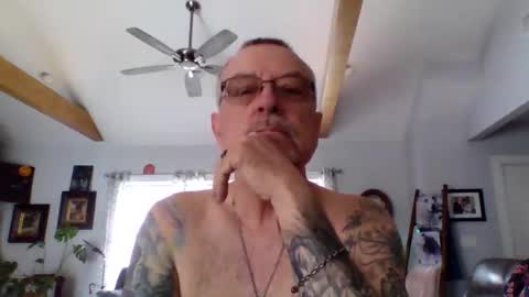 Snapshot of happynudist7373 chatting on April 13, 1:27 pm happynudist7373 online show from April 13, 1:27 pm
