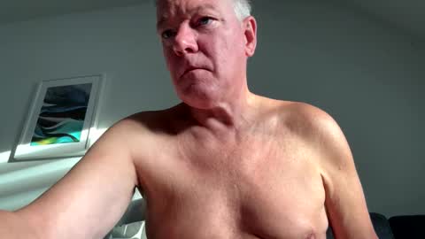 Snapshot of happysierra chatting on October 7, 6:32 am Harry online show from October 7, 6:32 am