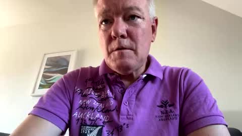 Snapshot of happysierra chatting on October 11, 1:20 pm Harry online show from October 11, 1:20 pm