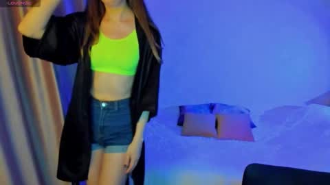Snapshot of happystephanie chatting on October 6, 6:27 pm Stephanie online show from October 6, 6:27 pm