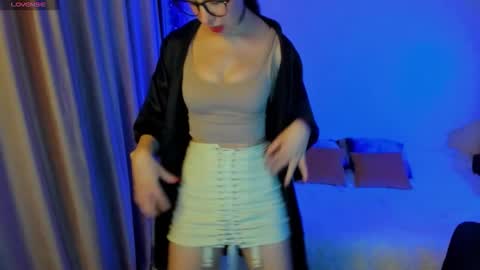 Snapshot of happystephanie chatting on October 10, 4:17 pm Stephanie online show from October 10, 4:17 pm