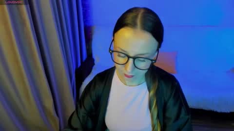 Snapshot of happystephanie chatting on October 11, 4:49 pm Stephanie online show from October 11, 4:49 pm