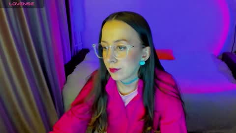 Snapshot of happystephanie chatting on February 14, 8:05 pm Stephanie online show from February 14, 8:05 pm