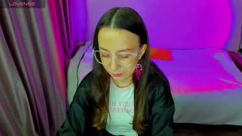 Snapshot of happystephanie chatting on February 23, 7:11 pm Stephanie online show from February 23, 7:11 pm