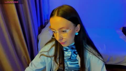 Stephanie online show from March 23, 7:07 pm