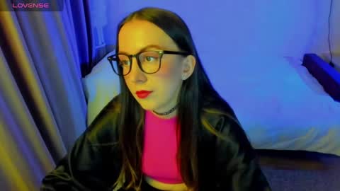 Snapshot of happystephanie chatting on May 1, 8:46 pm Stephanie online show from May 1, 8:46 pm