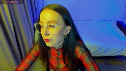 Snapshot of happystephanie chatting on May 13, 7:33 pm Stephanie online show from May 13, 7:33 pm