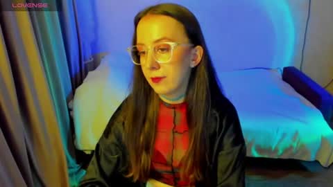 Snapshot of happystephanie chatting on June 13, 9:35 pm Stephanie online show from June 13, 9:35 pm