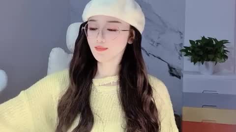 Daisy online show from December 6, 11:00 am