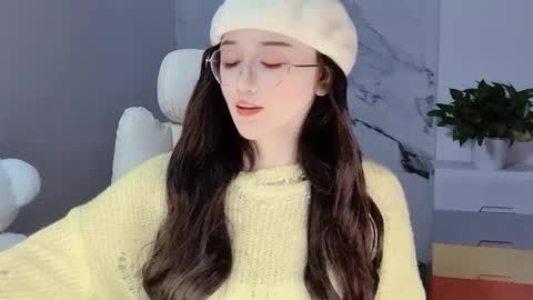 Daisy online show from December 6, 6:28 pm