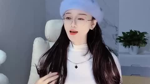 Daisy online show from December 8, 3:43 am