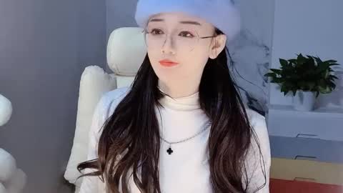 Daisy online show from December 8, 2:30 pm