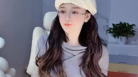 Daisy online show from December 9, 2:06 pm