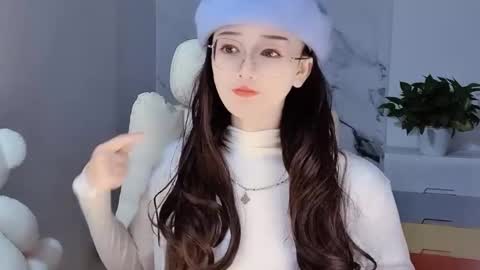 Daisy online show from December 11, 1:17 pm