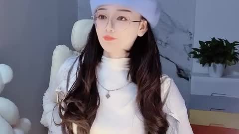 Daisy online show from December 11, 4:20 pm