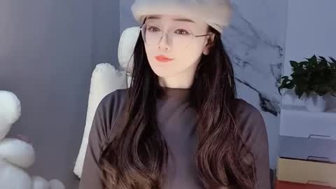 Daisy online show from December 16, 1:22 pm