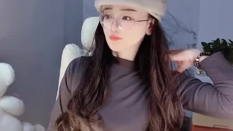 Daisy online show from December 16, 4:27 pm