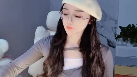 Daisy online show from December 20, 1:22 pm