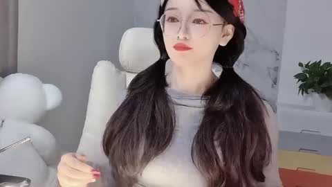 Daisy online show from February 19, 3:39 am