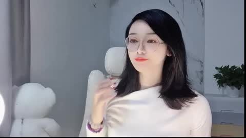 Daisy online show from March 9, 2:43 pm