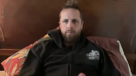 Snapshot of hard_t00l_84 chatting on October 1, 4:57 pm hard_t00l_84 online show from October 1, 4:57 pm