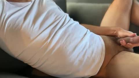 Snapshot of hardbecauseofyou chatting on February 16, 7:21 pm hardbecauseofyou online show from February 16, 7:21 pm