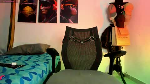 hardboy_latin online show from April 19, 5:29 am
