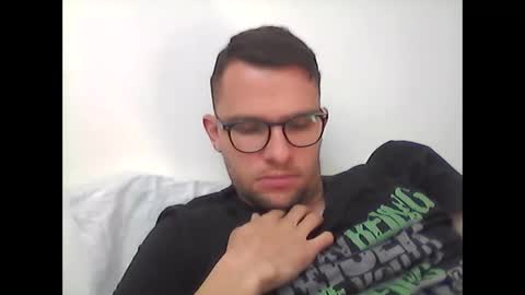 hardboylovemilfmoom online show from April 6, 12:06 pm