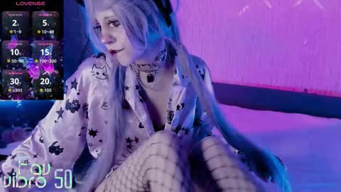 Mia online show from November 10, 9:47 pm