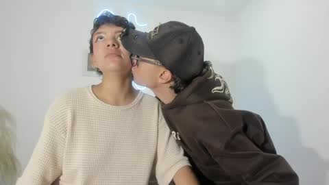 kade and demi independent models online show from April 3, 4:10 am