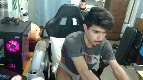 Snapshot of harddmikee chatting on October 29, 2:58 am harddmikee online show from October 29, 2:58 am