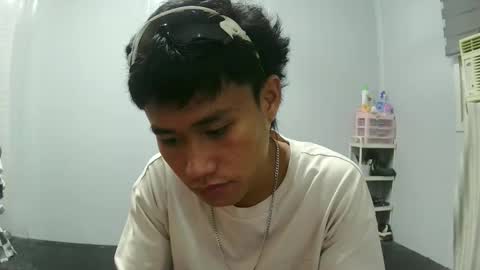 Snapshot of hardfucker_niel chatting on October 23, 10:25 am niel online show from October 23, 10:25 am