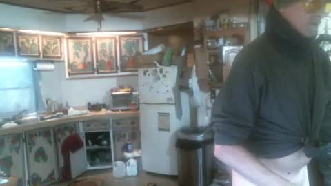 Snapshot of hardinhand44 chatting on February 17, 7:10 pm john nobles online show from February 17, 7:10 pm