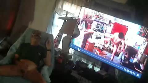 Snapshot of hardinhand44 chatting on October 19, 8:09 pm john nobles online show from October 19, 8:09 pm