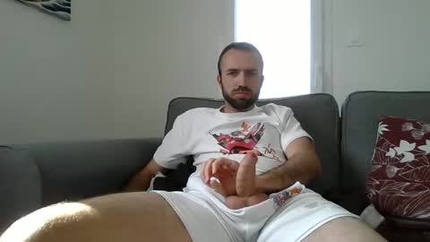 Mika online show from April 4, 9:40 am