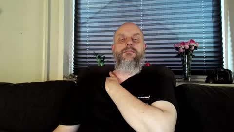 MrLazy online show from April 16, 5:47 pm