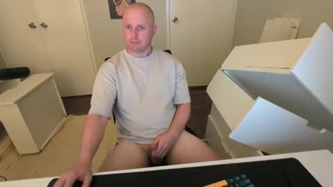 Snapshot of hardon911 chatting on February 12, 8:26 pm Stand Lee online show from February 12, 8:26 pm