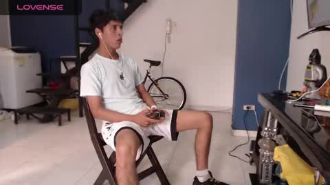 Andres Dean online show from February 21, 9:32 pm