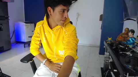 Snapshot of hardsexlove08 chatting on January 18, 10:02 pm Andres Dean online show from January 18, 10:02 pm