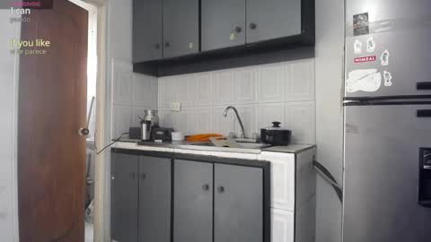 Snapshot of hardsexlove08 chatting on February 5, 8:13 pm Andres Dean online show from February 5, 8:13 pm