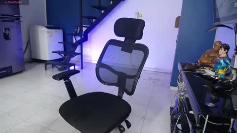 Snapshot of hardsexlove08 chatting on February 17, 6:58 pm Andres Dean online show from February 17, 6:58 pm