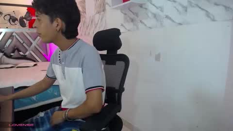 Snapshot of hardsexlove08 chatting on February 28, 9:38 pm Andres Dean online show from February 28, 9:38 pm