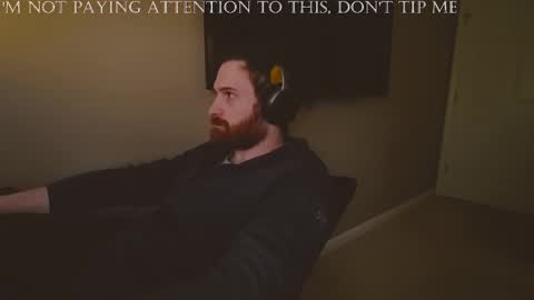 Tom online show from December 4, 8:07 pm