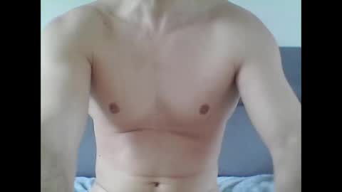 Snapshot of hardwanker75 chatting on February 20, 10:27 am hardwanker75 online show from February 20, 10:27 am