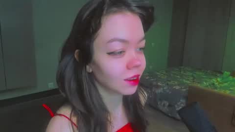 Snapshot of haribo_asmr chatting on December 22, 8:27 am Miss Hari online show from December 22, 8:27 am